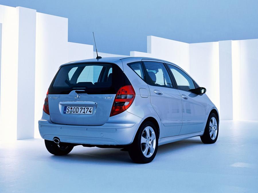  Mercedes-Benz A200 CDI 5-Door 2004 года  (фото 8 из 12)